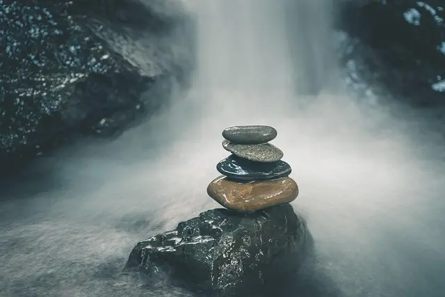 Tout Savoir sur le Vata en Ayurveda : Caractéristiques et Équilibre