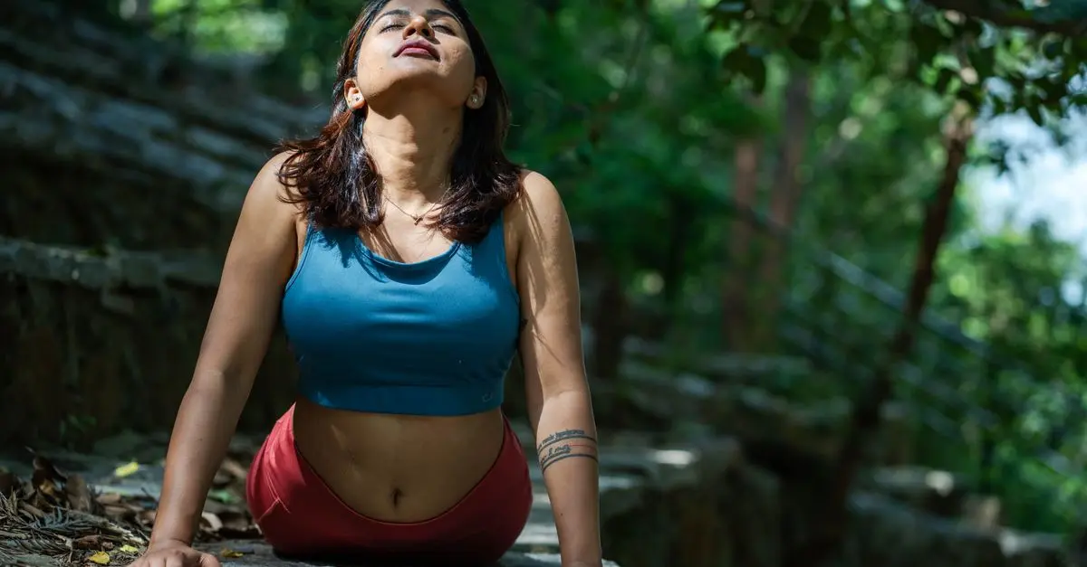 Les Bienfaits du Yoga en Ayurveda pour un Équilibre Optimal