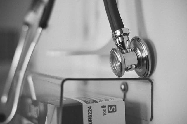 Les Méthodes de Diagnostic en Ayurveda : Tout Savoir